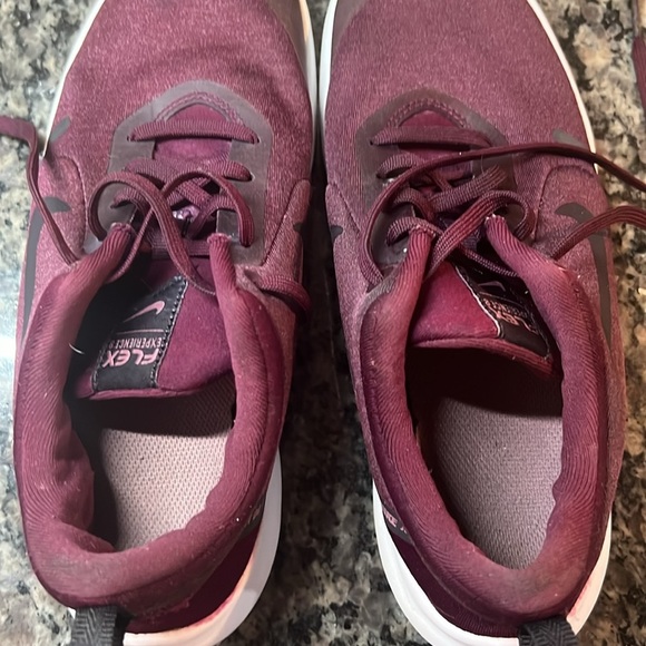 Nike maroon women’s Flex 7.5 - Picture 6 of 9